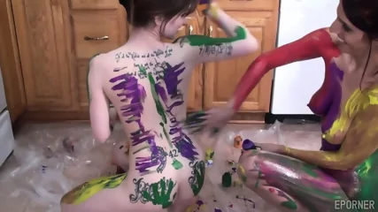 Colorful Chicks - Video Porno Gratuite HD | Jeux de Rue
