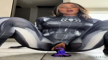 Venum Rids On Dildo
