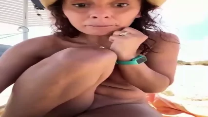 Therealbeverlycious Squirt Public