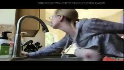 Son fuck mom friend in the kitchen I found her at tohorny. com - Vidéo premium HD - Amateur | Jeux de Rue