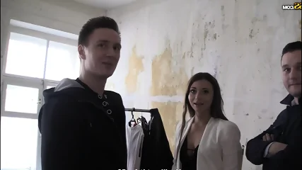Amateur Slut Gets Double Fucked - Vidéo premium HD - Amateur | Jeux de Rue