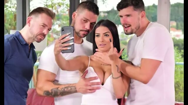 Brunette with big tits loves group fuck with double penetration - POV - Point de Vue en HD | Jeux de Rue