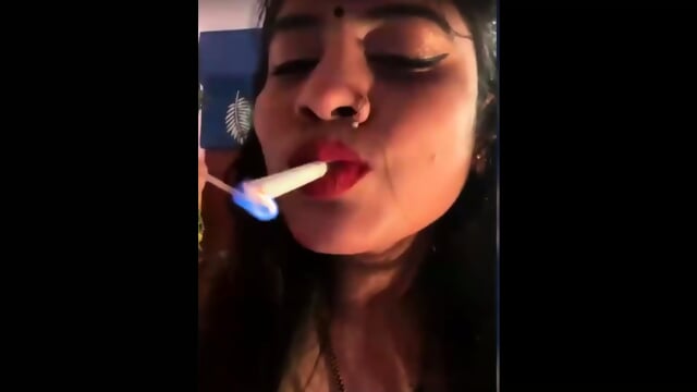 V hot sweti pussy and boobs show with face and smoking
